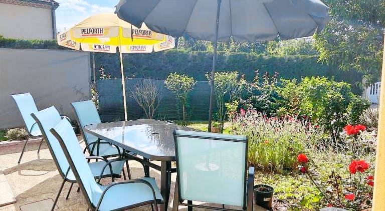 Vacation home with hot tub | Pets allowed — photo 4