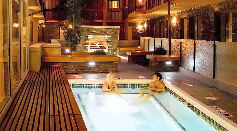 Banff Aspen Lodge in Banff, AB