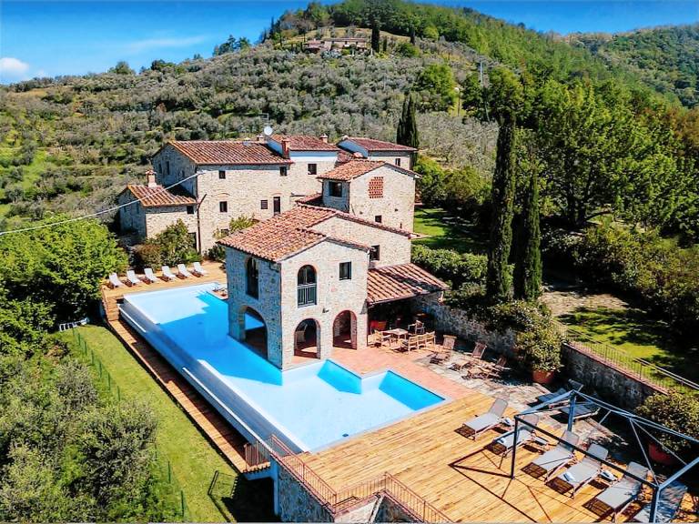 Lovely villa with terrace, private pool & jacuzzi | Pets allowed — photo 2