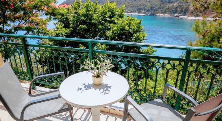 Rental apartment with yard, grill & terrace | Close to the beach | Dogs allowed in Thasos
