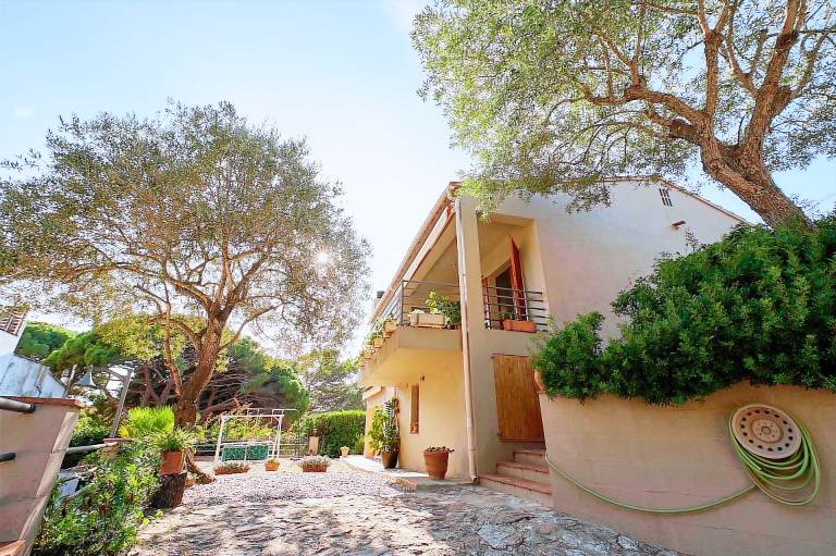 Fully equipped nice apartment with garden, patio & barbeque | Beach nearby | Pets allowed — photo 2