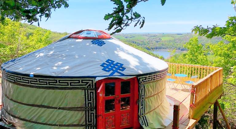 Nice tent | Dogs allowed in Castres