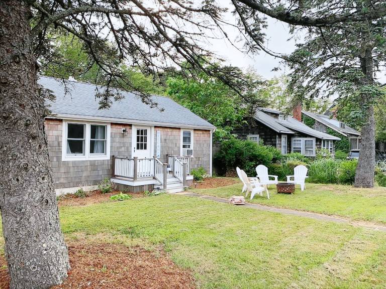 Cabin Vineyard Haven