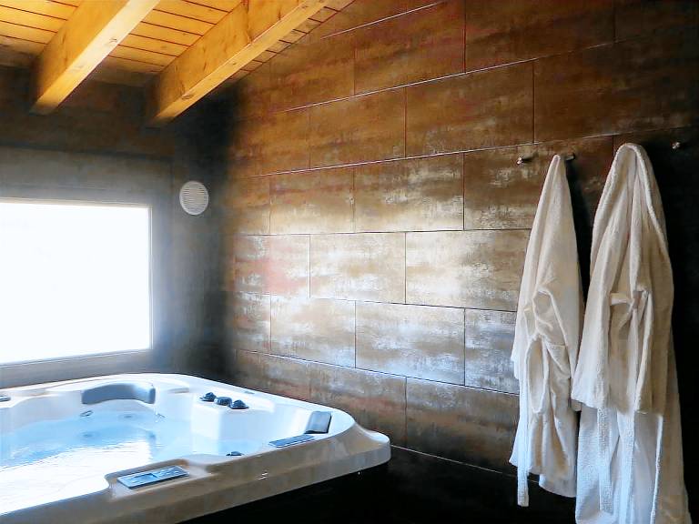 Vacation home with BBQ, pool & terrace | Pets are welcome — photo 5