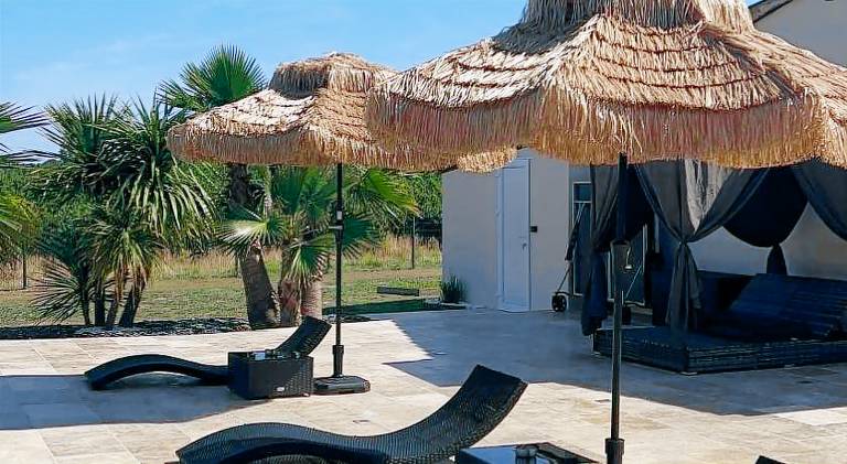 Villa with pool — photo 5