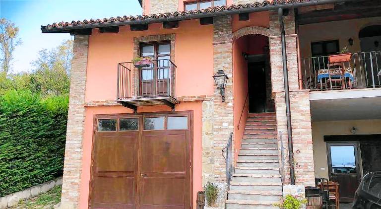 Farm with pool, yard & terrace in Monforte d'Alba