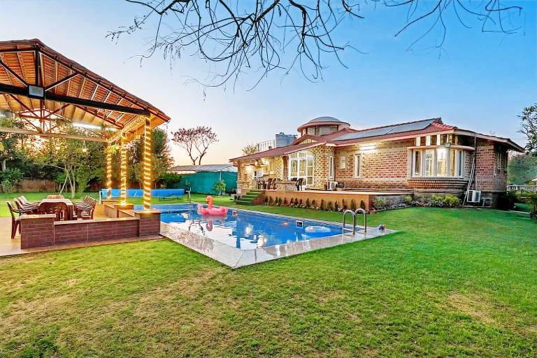 House with yard, pool & jacuzzi | Good for workation | Pets allowed in Faridabad
