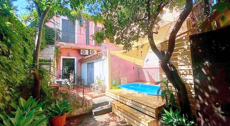 House with pool in Acireale