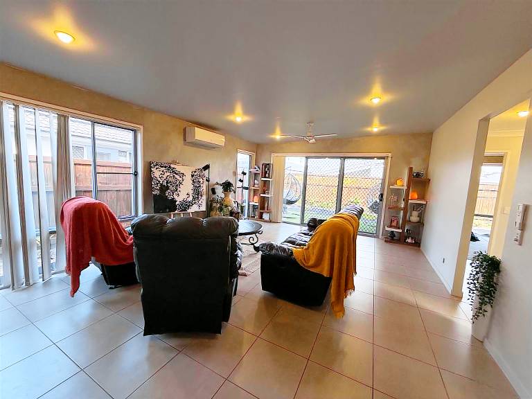 Private room  North Lakes