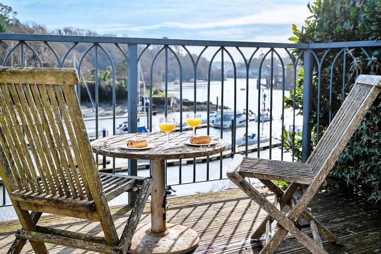 House with terrace & garden | Water view — photo 4