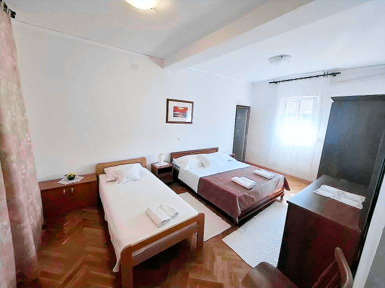 Holiday apartment with terrace — photo 5