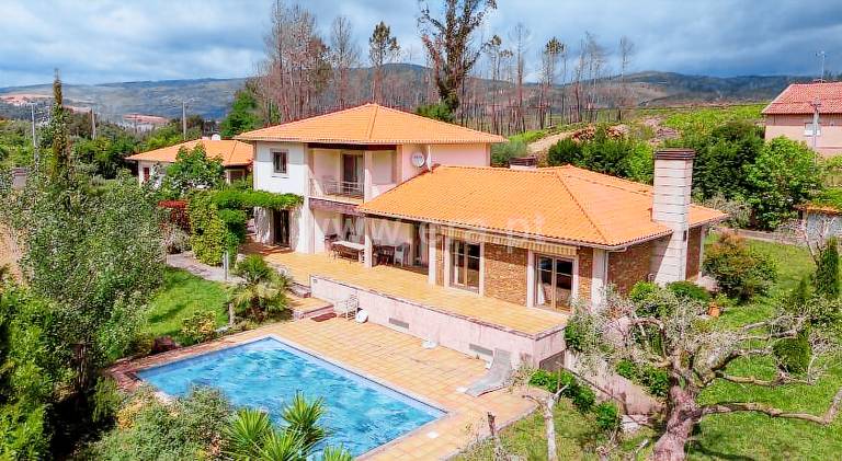 200 m&sup2; Villa