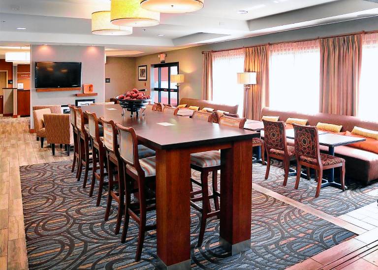 Hampton Inn Medford — photo 3