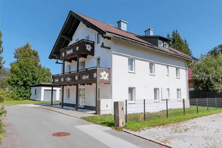 Rental apartment with patio | Mountain view in Zell am See