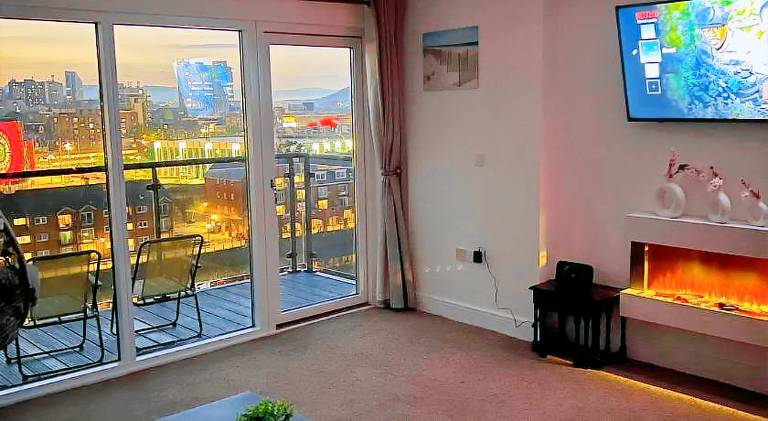 Apartment with 2 rooms for 7 persons in Swansea