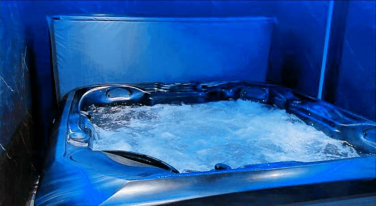 House with jacuzzi — photo 3