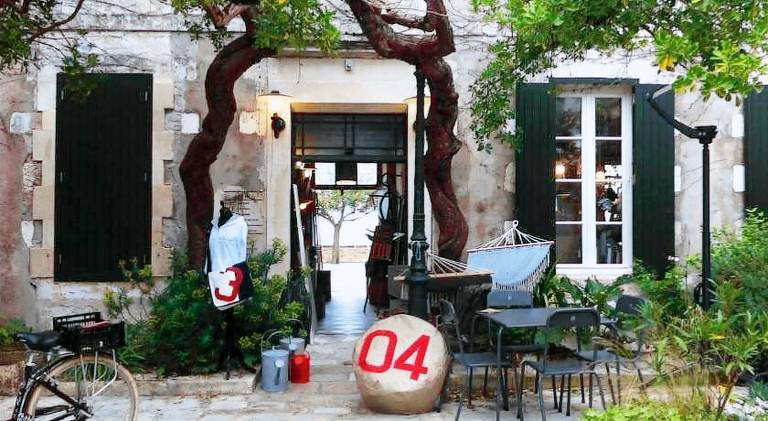 Pleasant serviced apartment with patio | Beach nearby | Pets allowed — photo 5