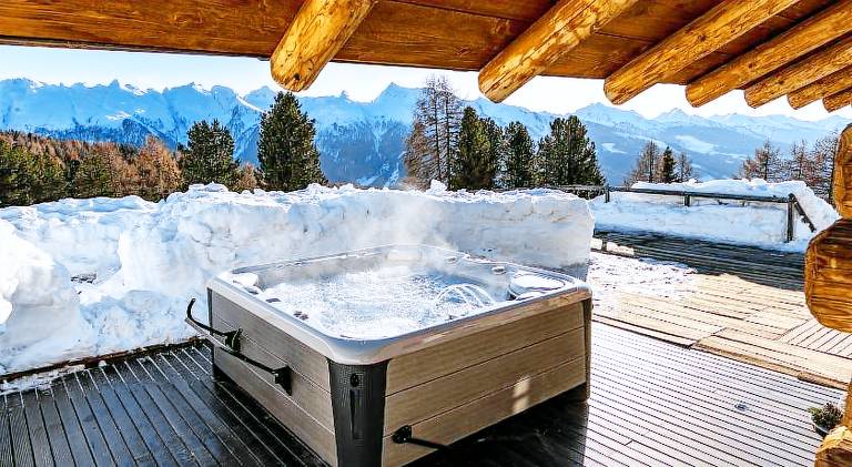 Chalet with hot tub — photo 3