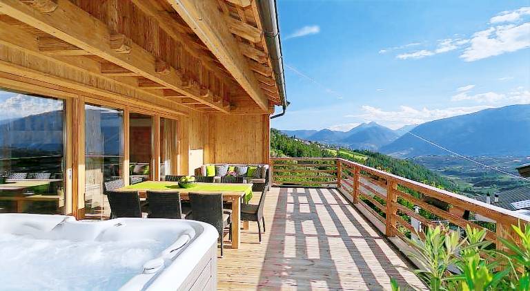 Nice farm with terrace, hot tub & yard | Dogs allowed — photo 2