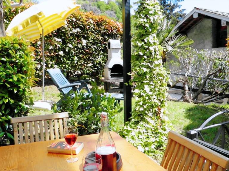 Fully equipped pleasant apartment with yard, pool & patio | Pets are welcome — photo 3