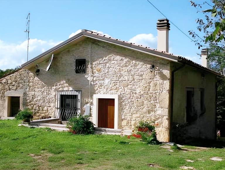 Vacation home with 2 rooms for 5 persons in Pescara