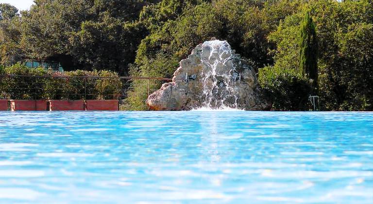 Apartment with pool in Siena