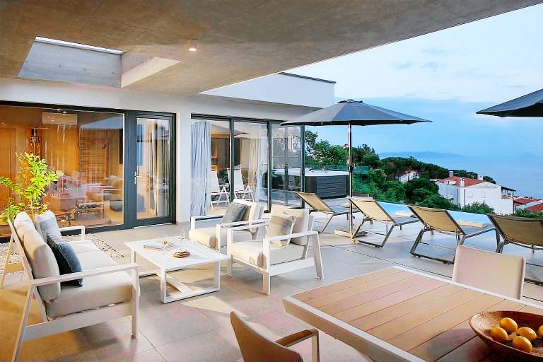 Villa Verde Horizon - new villa with gorgeous views, private pool, spa and a Jacuzzi by MyWaycation — photo 3