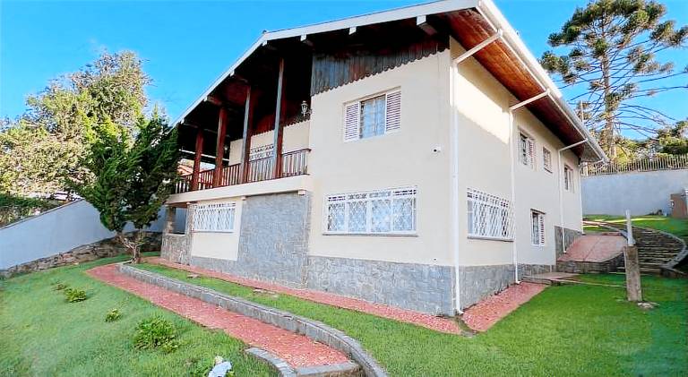 House with 4 rooms for 9 persons in Campos