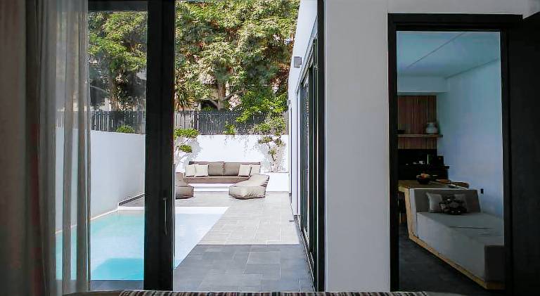 Villa with yard, terrace & private pool — photo 5