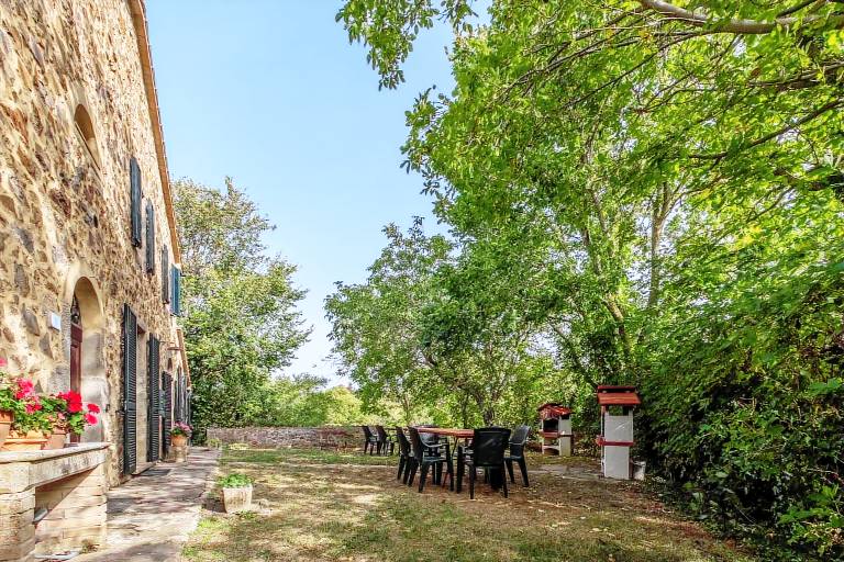 Farmhouse "Girasole" with Shared Pool, Private Garden & Wi-Fi — photo 2