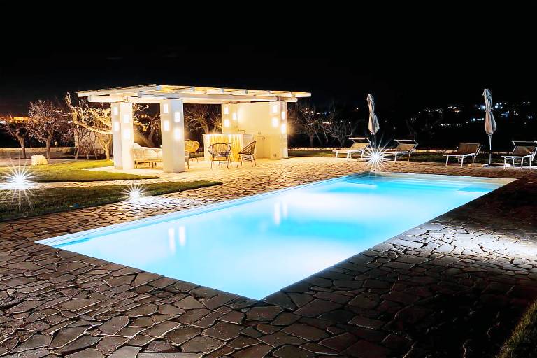 Esclusivi trulli con piscina riscaldata ad un passo dal mare. — photo 2