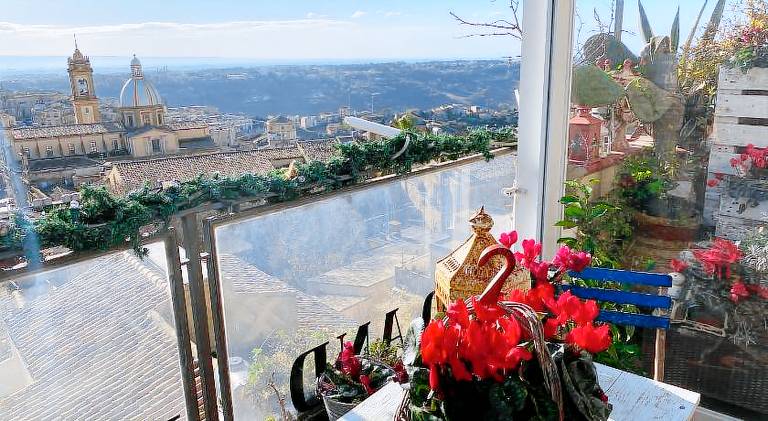 Casa tipica siciliana patronale home BedandBreakfast TreMetriSoprailCielo Camere con vista, colazion — photo 5