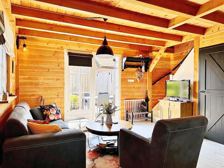 Cottage with 2 rooms for 4 persons — photo 4