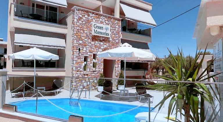 Serviced apartment with pool, yard & terrace in Thasos