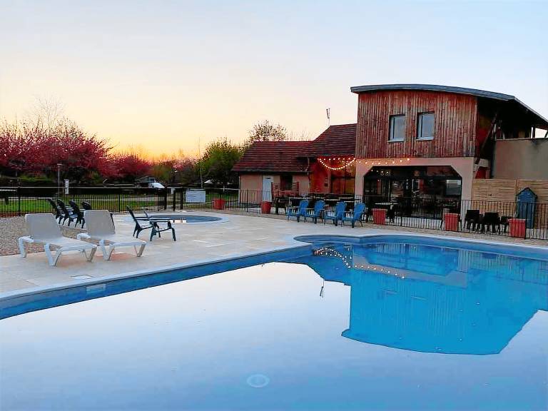 Camping-Unterkunft  Cormatin