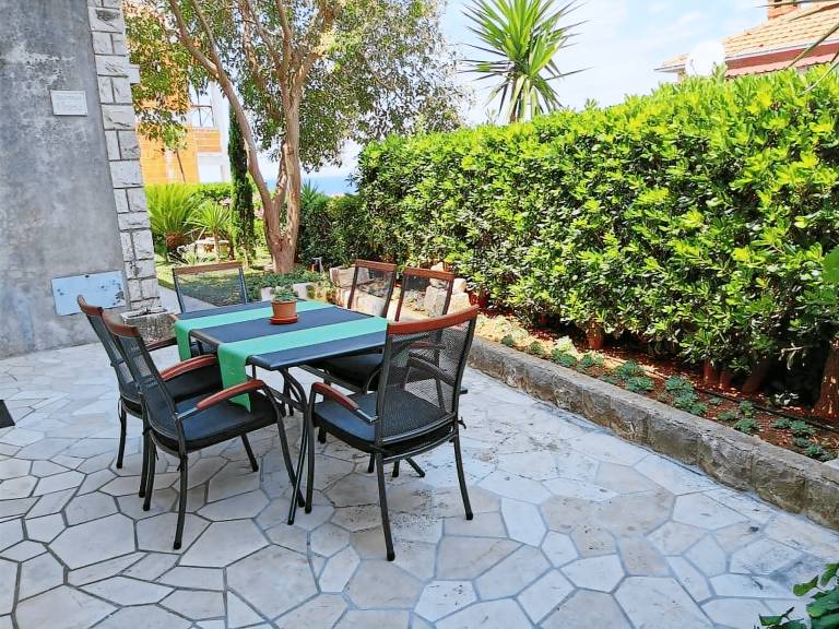 Apartment Vesna in Postira
