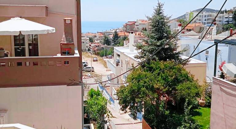 Holiday apartment with terrace & garden — photo 3