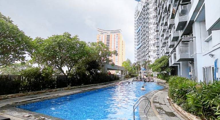Serviced apartment with terrace & yard — photo 2