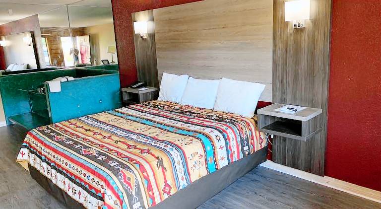 Log Cabin Inn — photo 2