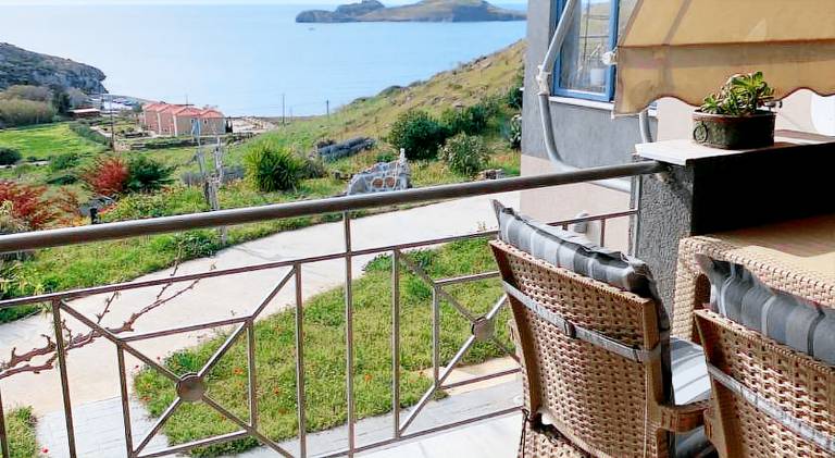 Fully equipped holiday apartment with patio, garden & barbeque | Close to the beach | Pets allowed — photo 4