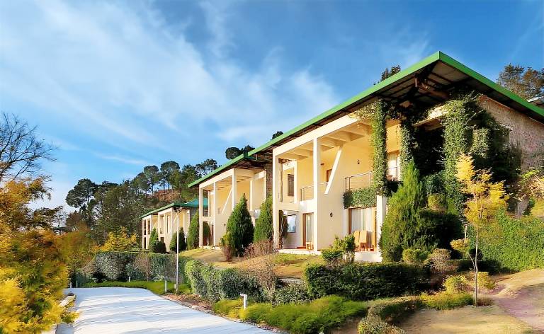 Suryavilas Luxury Resort & SPA in Solan