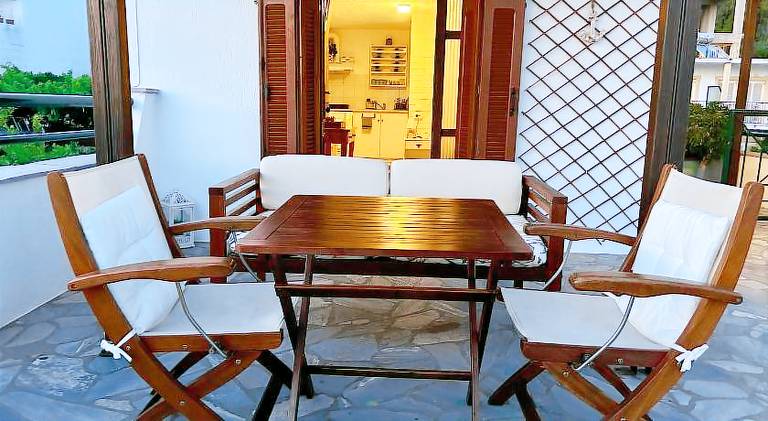 Serviced apartment with terrace — photo 3