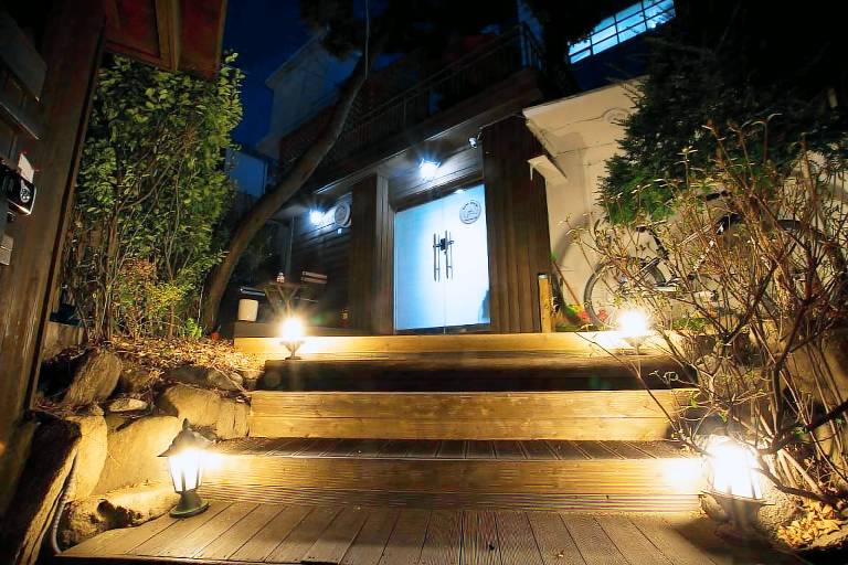 bed & breakfast  Yongsan-gu