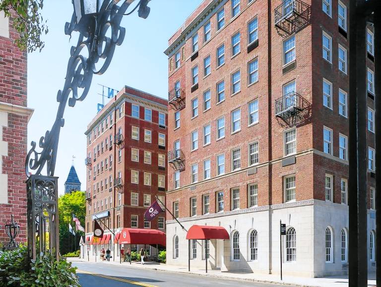 Sheraton Commander Hotel in Somerville, MA
