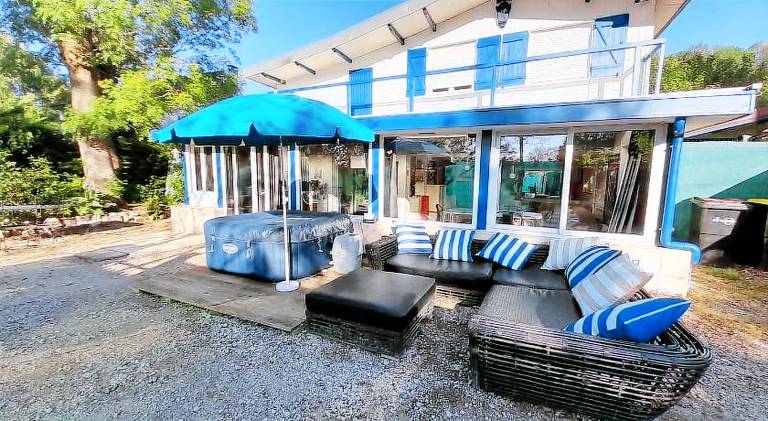Lovely vacation home with hot tub | Pets are welcome — photo 2