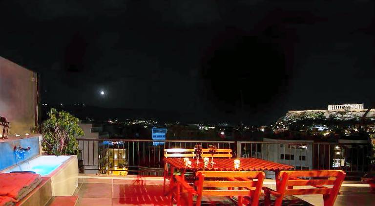 Rental apartment with jacuzzi & terrace | Next to Acropolis of Athens | Perfect for remote work — photo 5