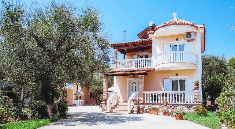 Villa with 3 rooms for 6 persons in Zakynthos