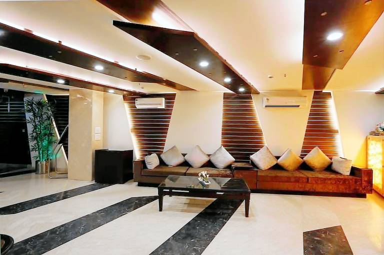 La Sapphire Hotel