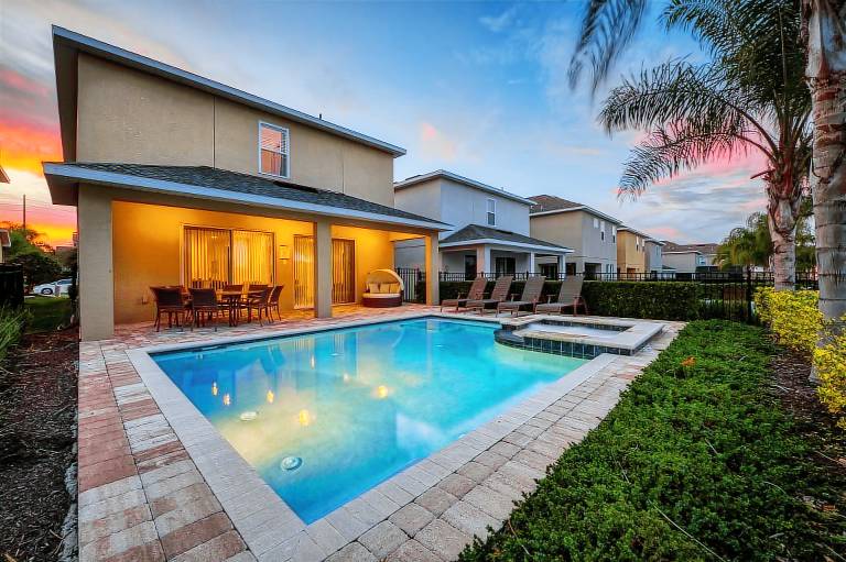 House with private pool — photo 2