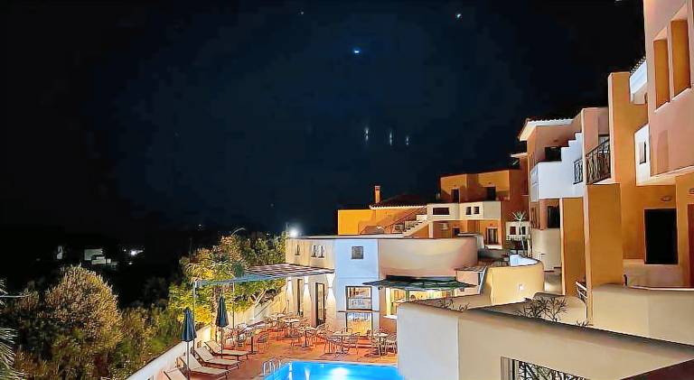 Nice serviced apartment with pool, garden & terrace | Pet-friendly — photo 3